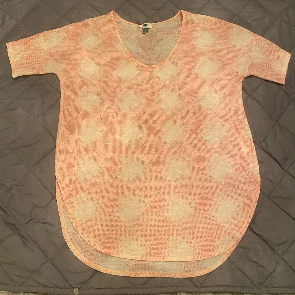 💖 Old Navy Pink and Cream Patterned Top 💖
